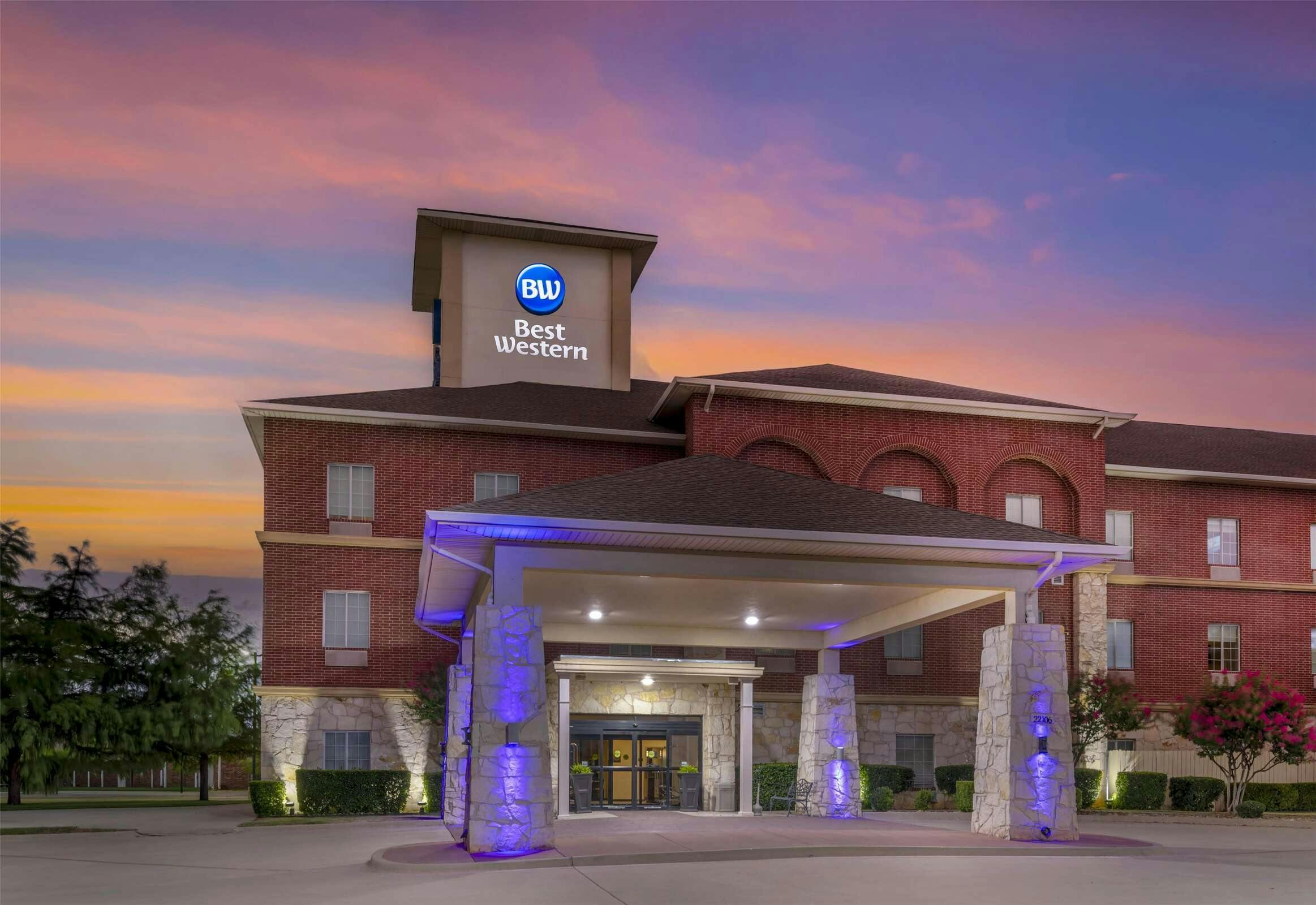 Best Western Red River Inn & Suites