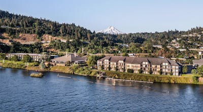 Best Western Plus Hood River Inn