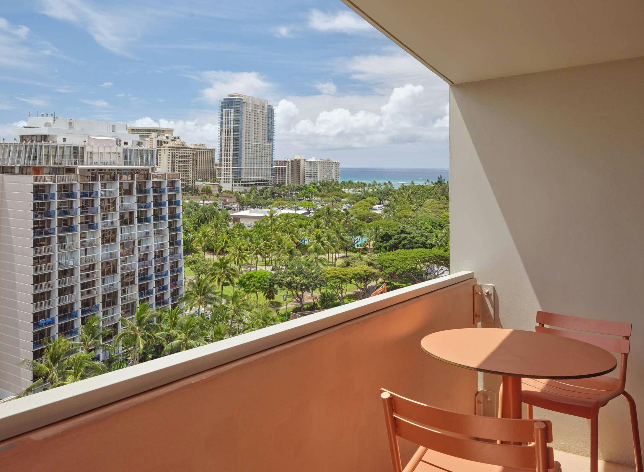 Hotel Ambassador Waikiki, Tapestry Collection by Hilton photo 3