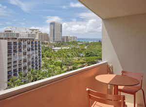 Hotel Ambassador Waikiki, Tapestry Collection by Hilton photo 3