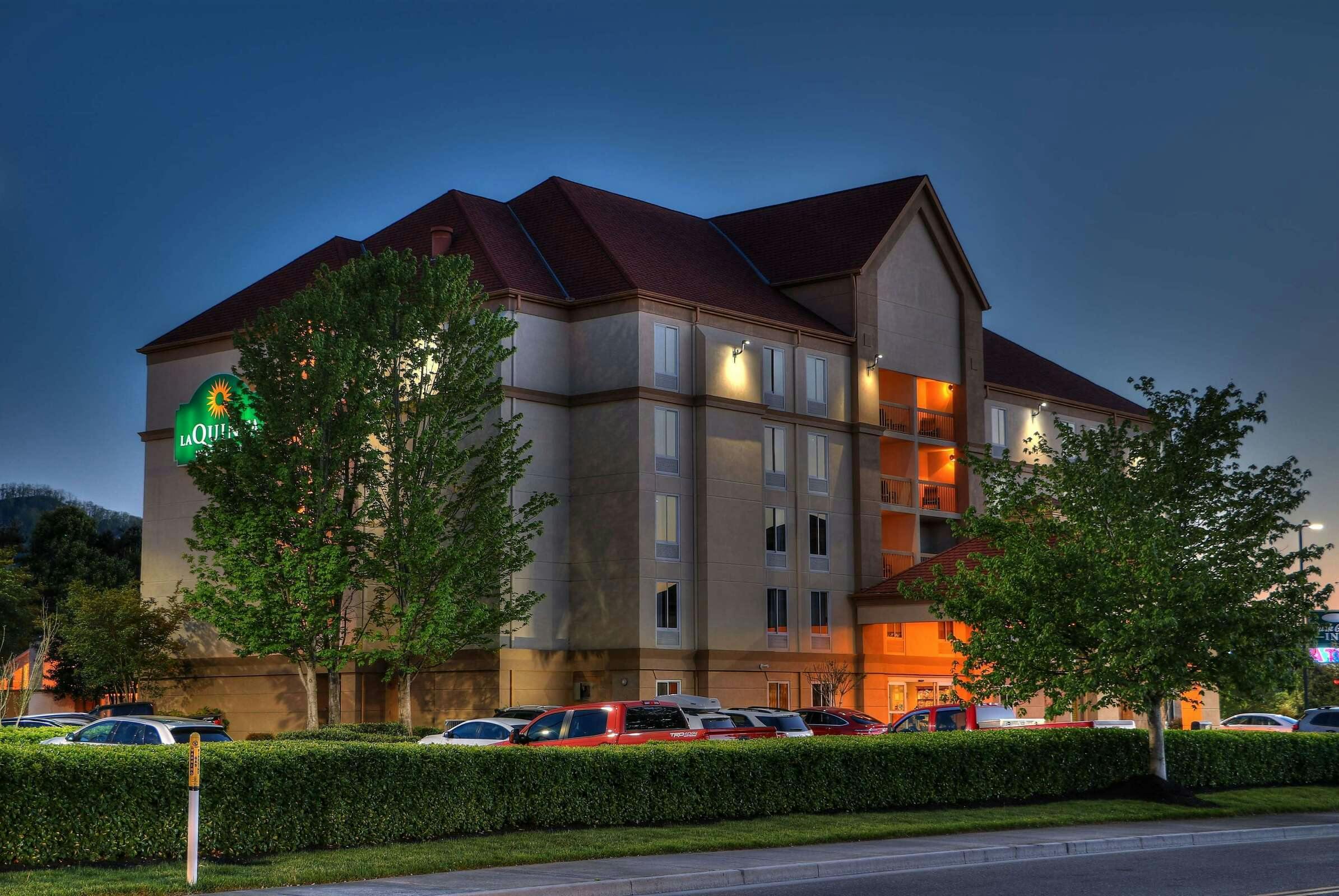 Hotel La Quinta Inn & Suites by Wyndham Pigeon Forge photo 1