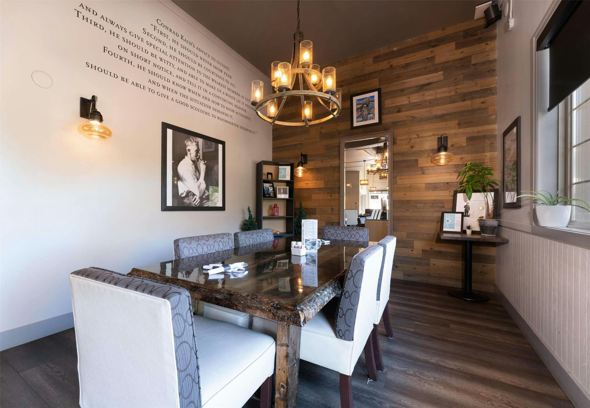 Hotel Prestige Radium Hot Springs Resort, Best Western Premier Collection photo 2