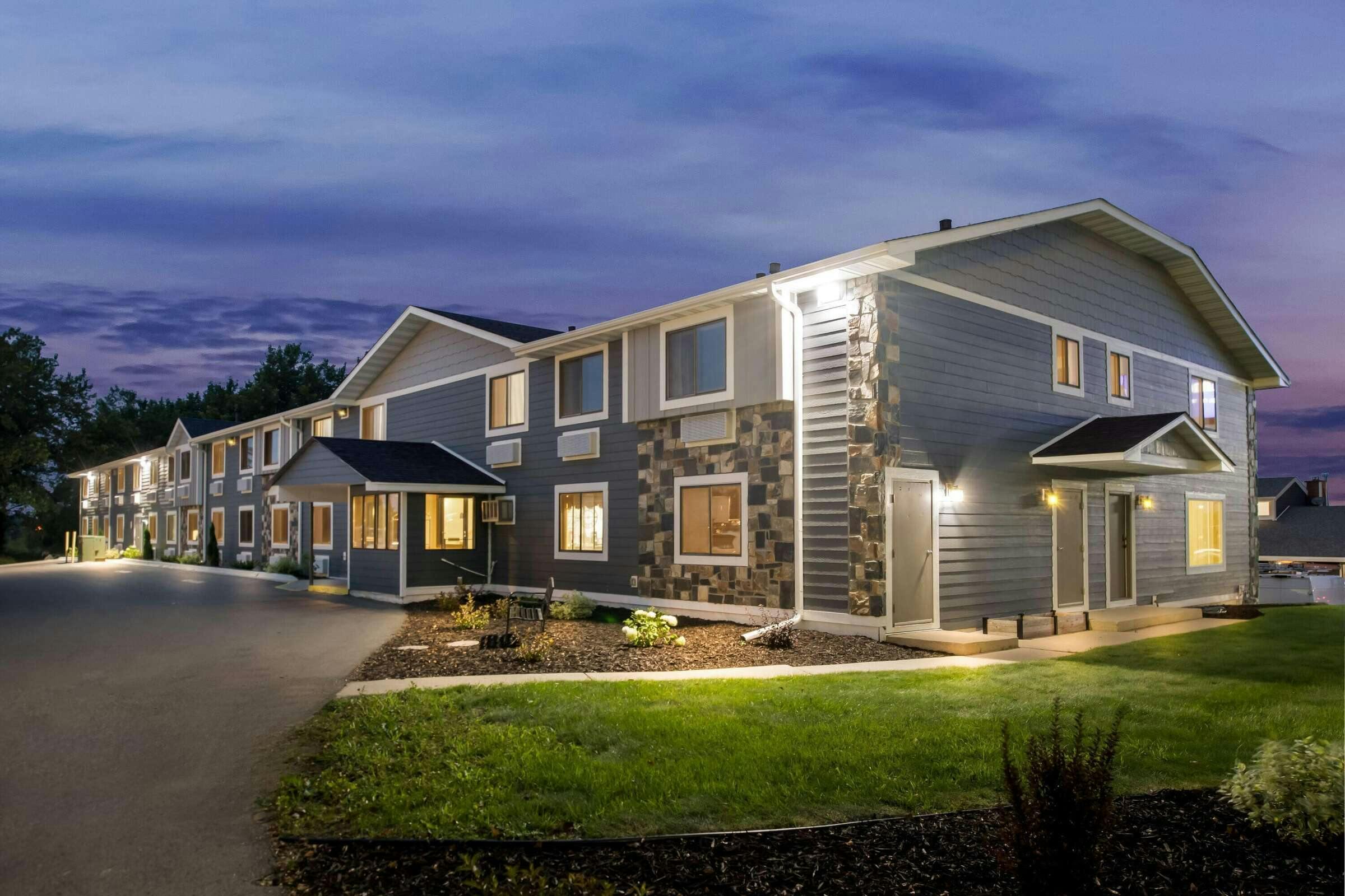 Hotel Super 8 by Wyndham Alexandria MN photo 5