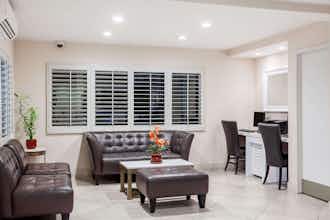 Hotel Days Inn by Wyndham San Diego Hotel Circle photo 2