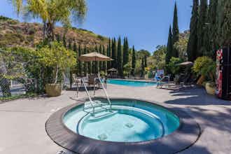 Hotel Days Inn by Wyndham San Diego Hotel Circle photo 5