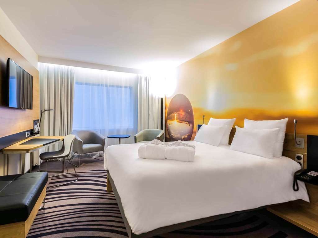 Hotel Novotel Wroclaw Centrum photo 1