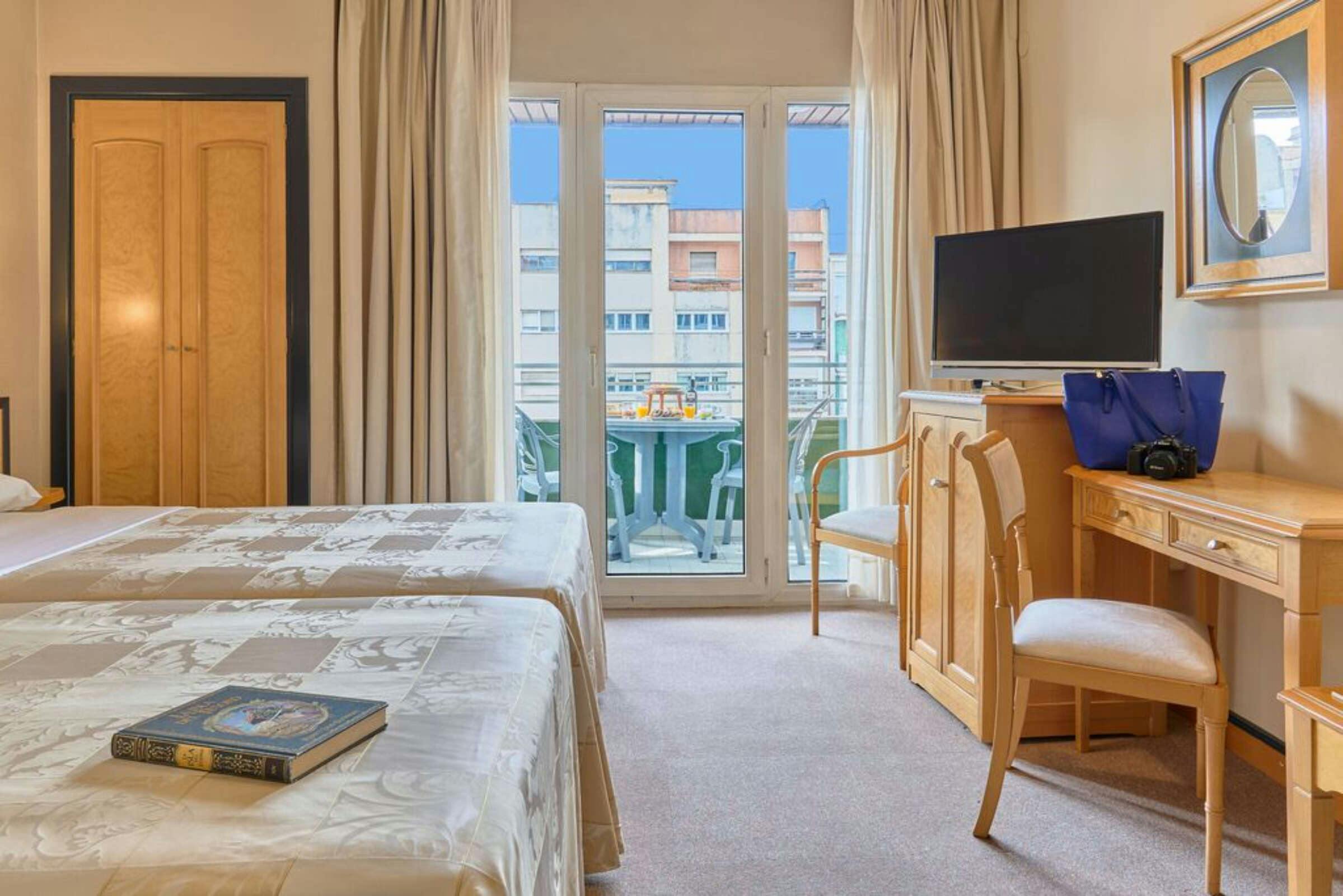 Hotel Macià Condor photo 3