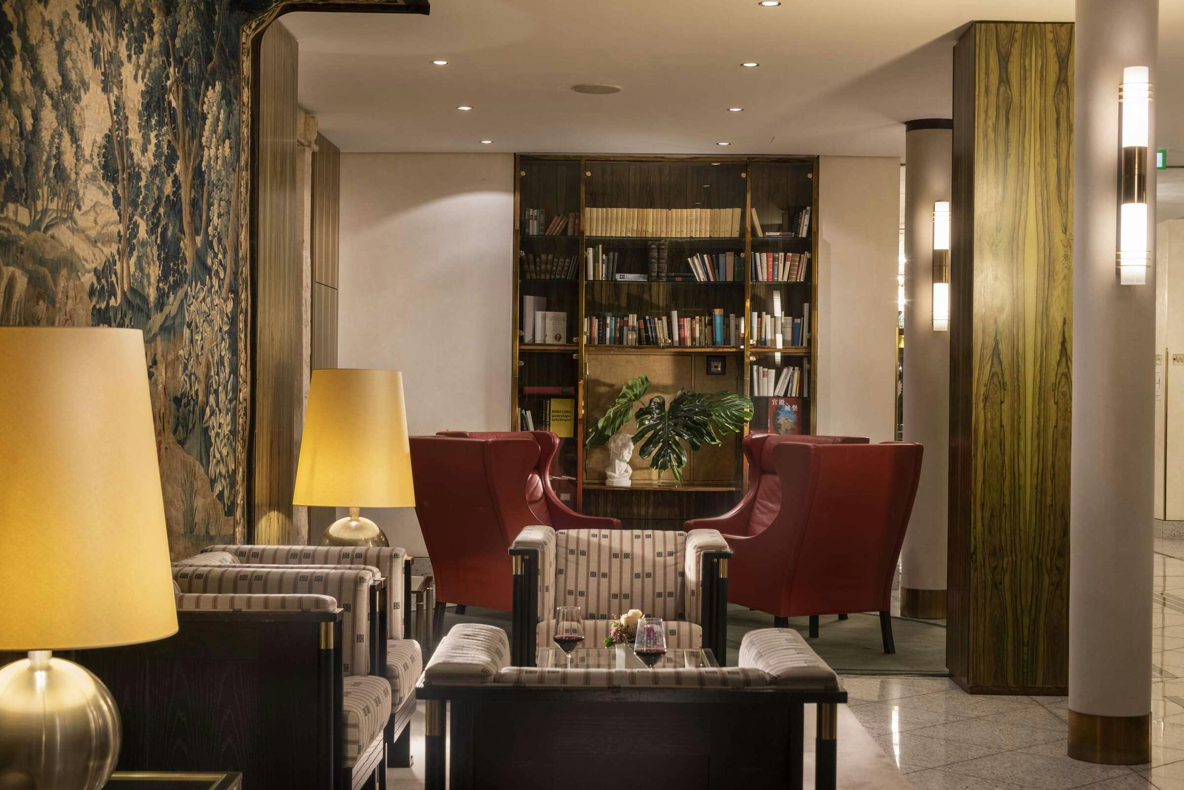 Hotel Best Western Premier Grand Hotel Russischer Hof photo 5