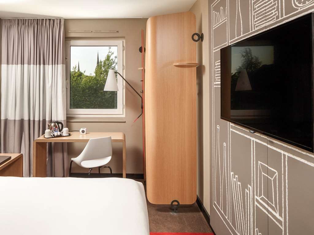 Hotel Ibis Coventry Centre photo 4