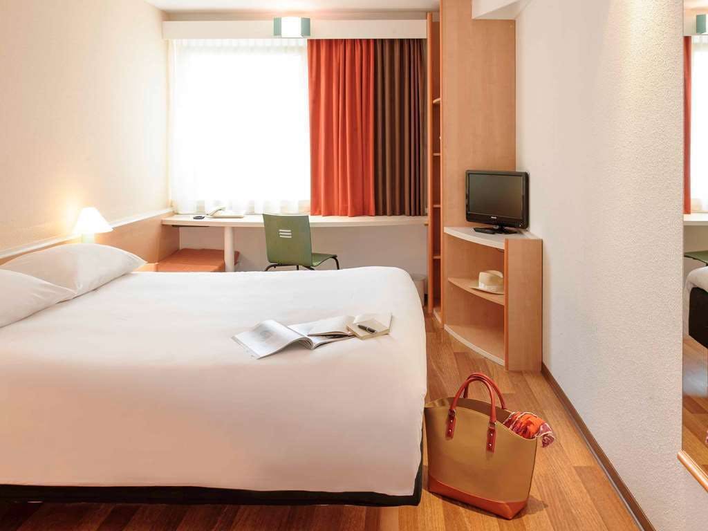 Hotel Ibis Stuttgart Centrum photo 2