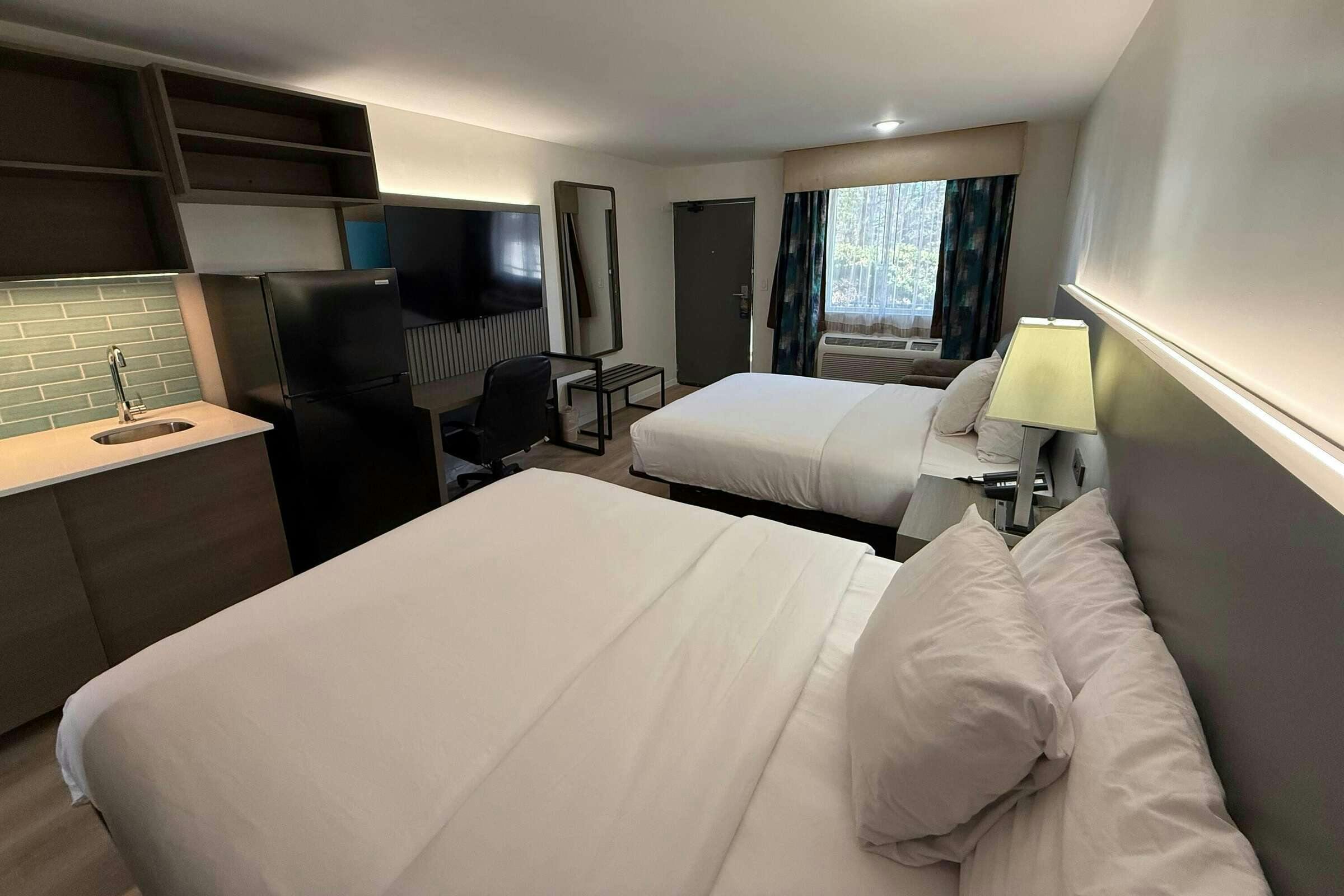 Hotel Baymont by Wyndham Rock Springs photo 2