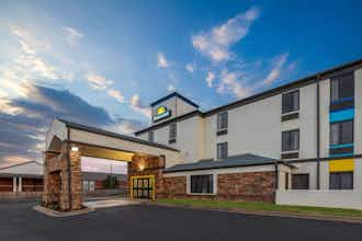 Hotel Days Inn Tulsa Central photo 1