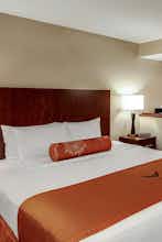Hotel Phoenix Inn Suites - Lake Oswego photo 1