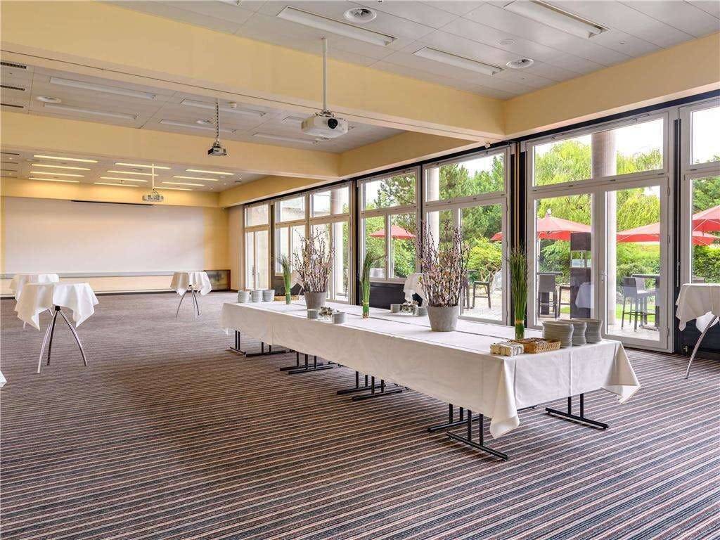 Hotel Mövenpick Hotel Egerkingen photo 1