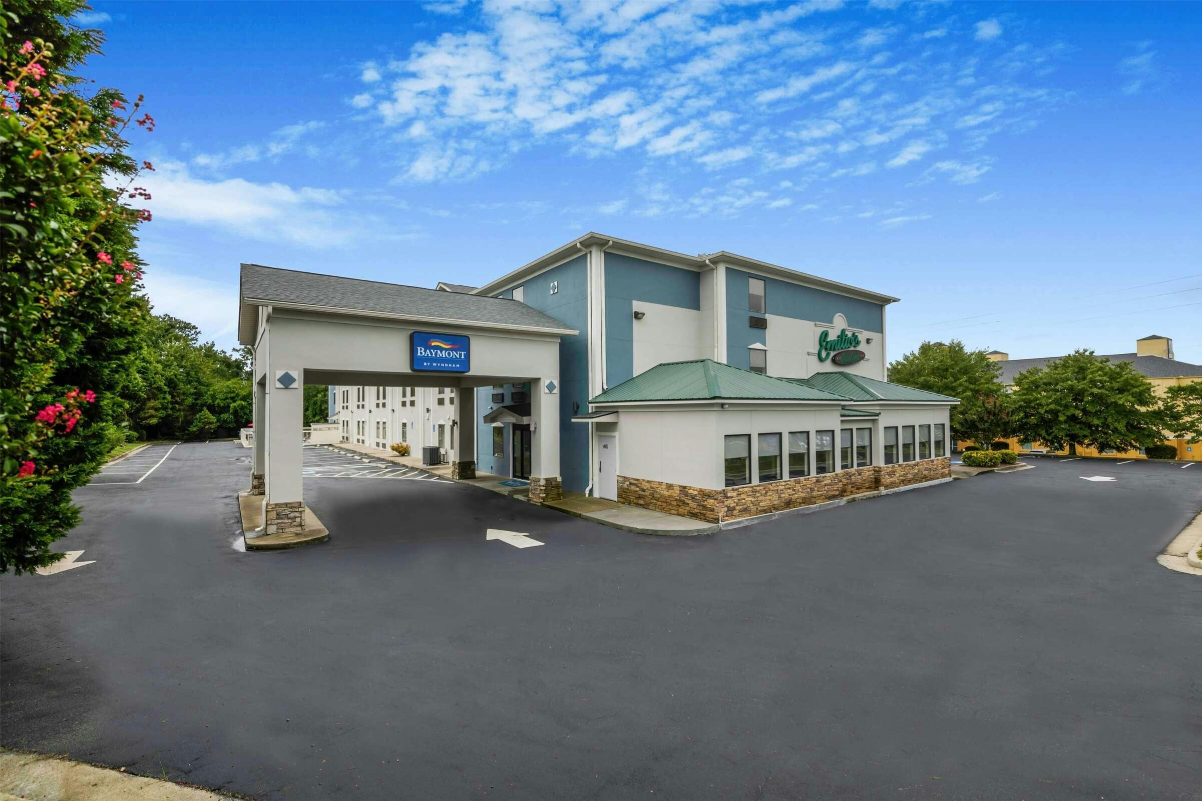 Hotel Baymont by Wyndham Grovetown Augusta photo 1