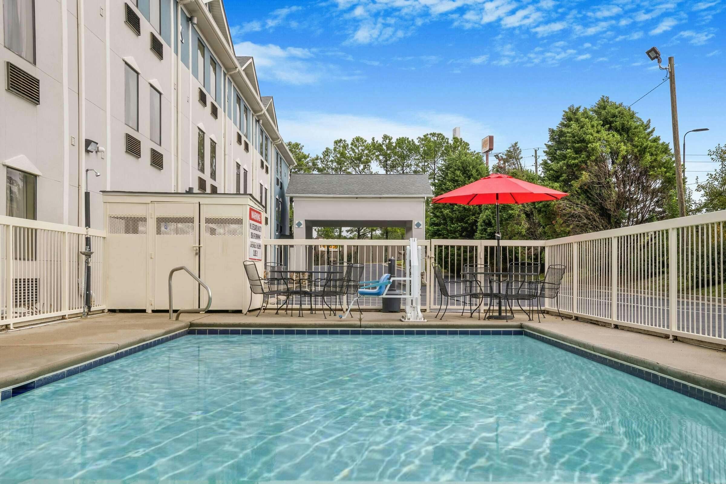 Hotel Baymont by Wyndham Grovetown Augusta photo 4