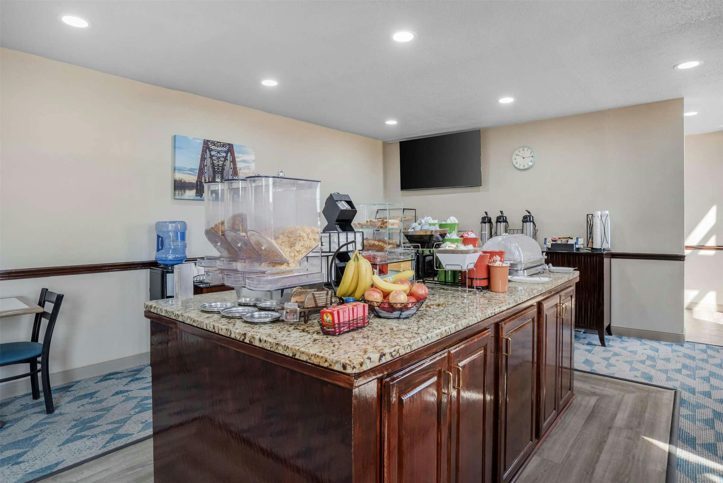 Hotel Sure Stay Plus Hotel By Best Western Greenwood photo 4