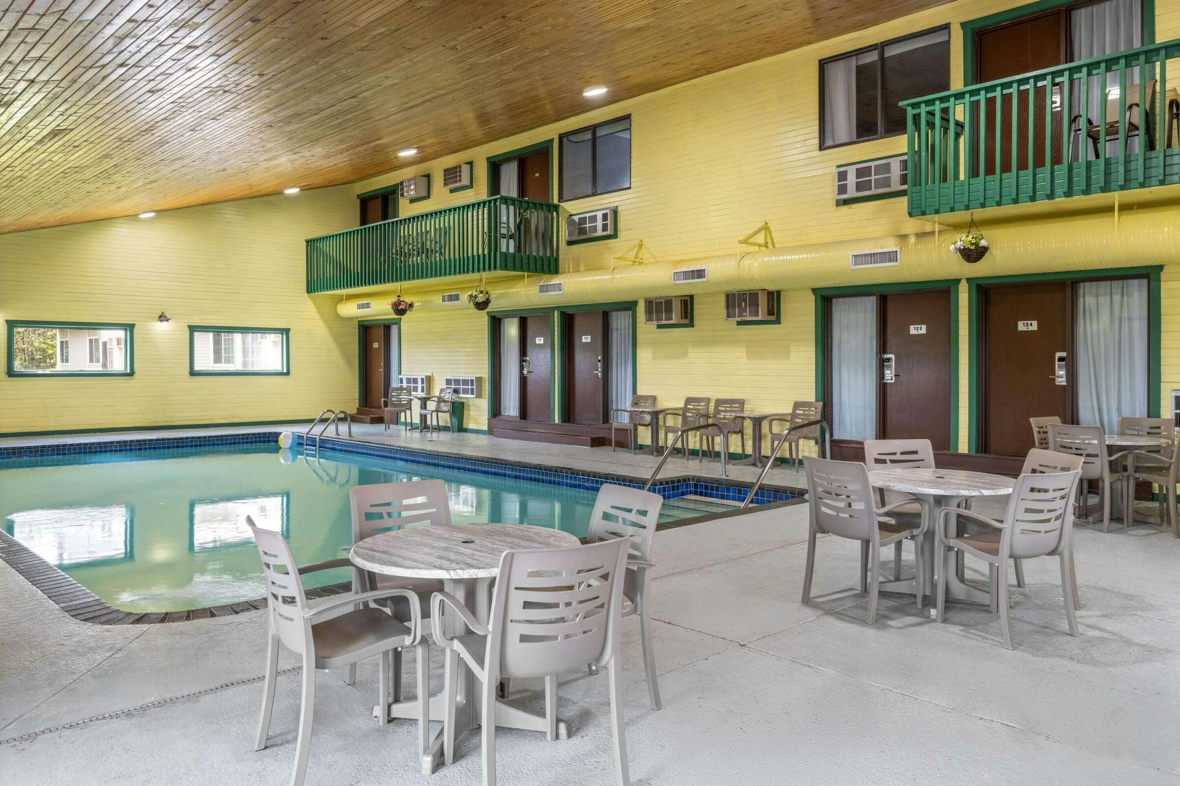 Hotel Baymont Duluth/Spirit Mountain photo 4