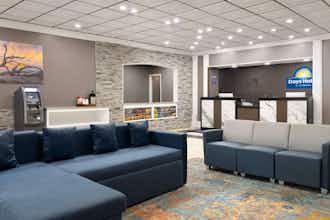 Hotel Baymont Williamsburg I-64 photo 2