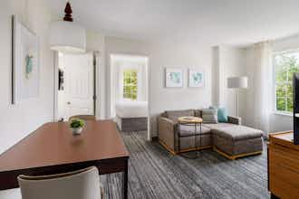 Hotel TownePlace Suites by Marriott Manchester photo 3