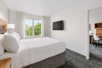 Hotel TownePlace Suites by Marriott Manchester photo 4