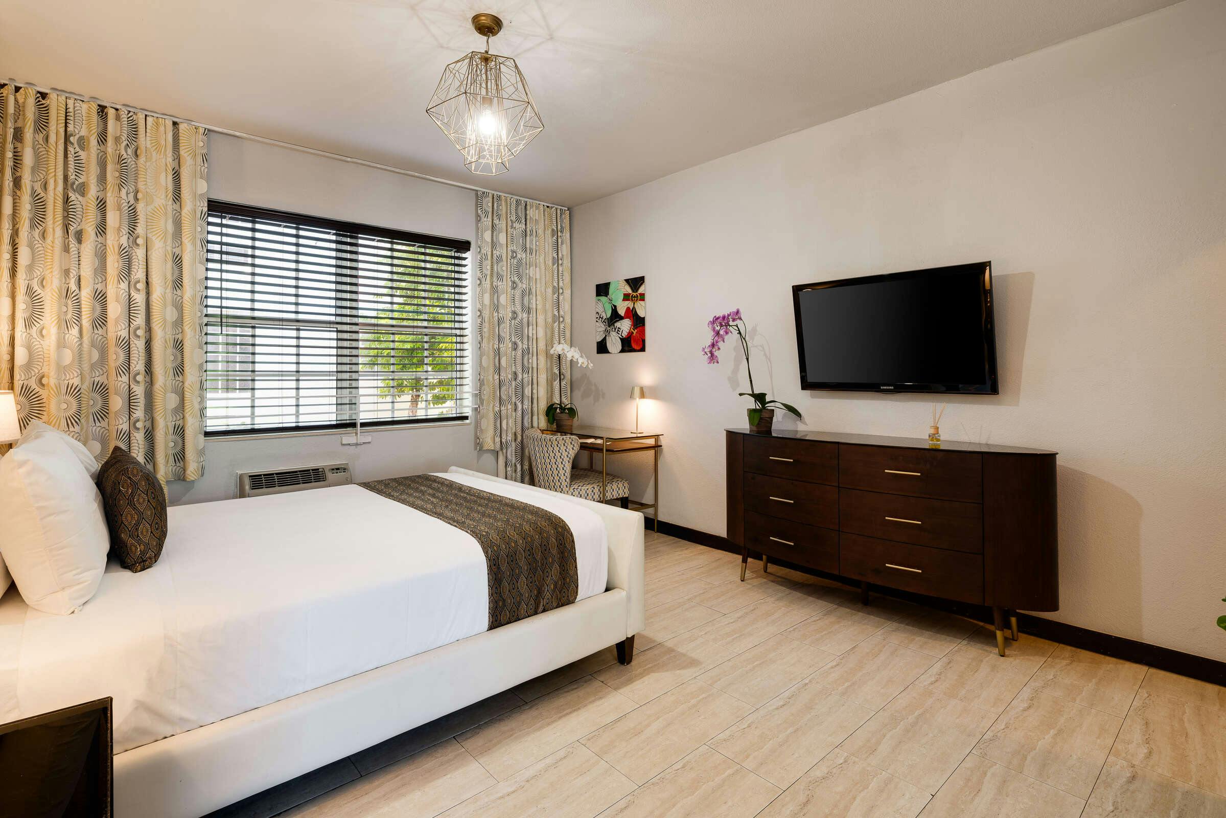 Hotel Tradewinds Apartments photo 1