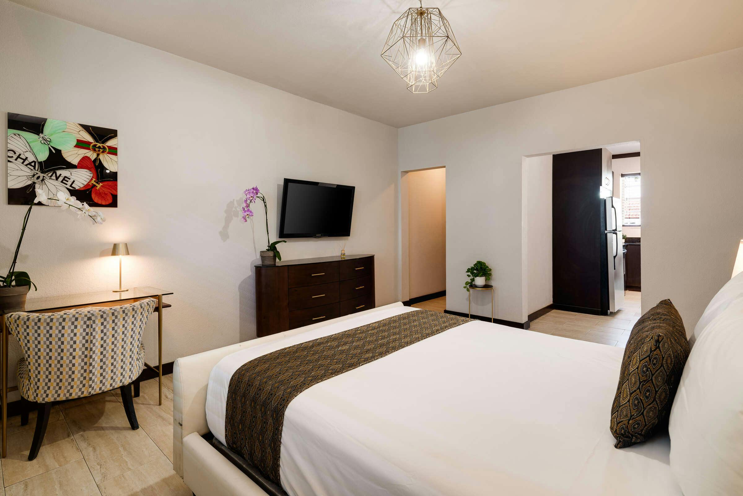 Hotel Tradewinds Apartments photo 4