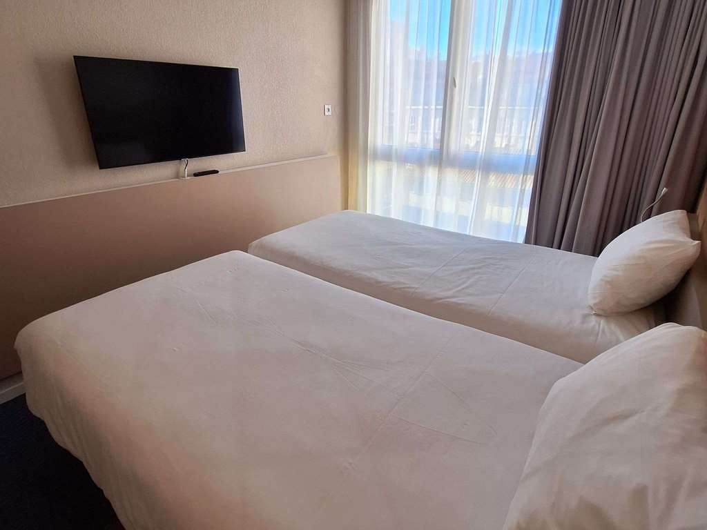 Hotel Ibis Styles Toulon Centre Port photo 4