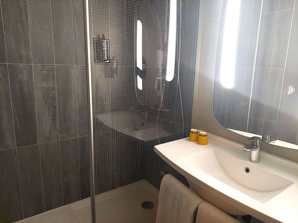 Hotel Ibis Falaise Coeur De Normandie photo 4