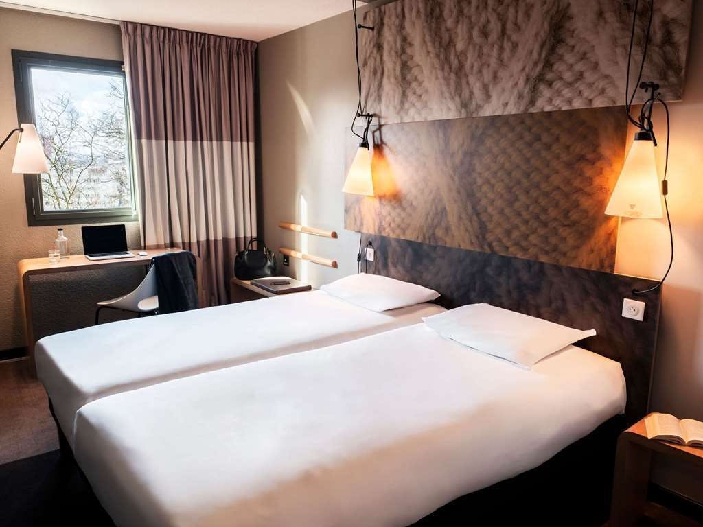 Hotel Ibis Rouen Centre Champ De Mars photo 2