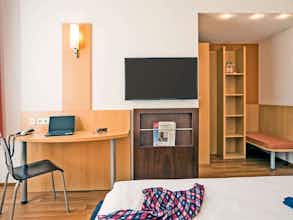 Hotel Ibis Berlin City Süd photo 5