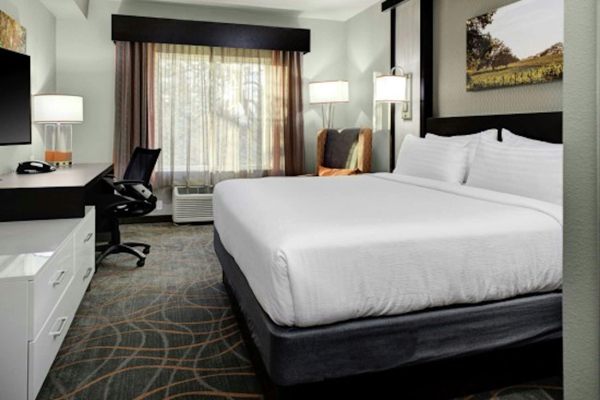 Hotel Holiday Inn Windsor Wine Country photo 4