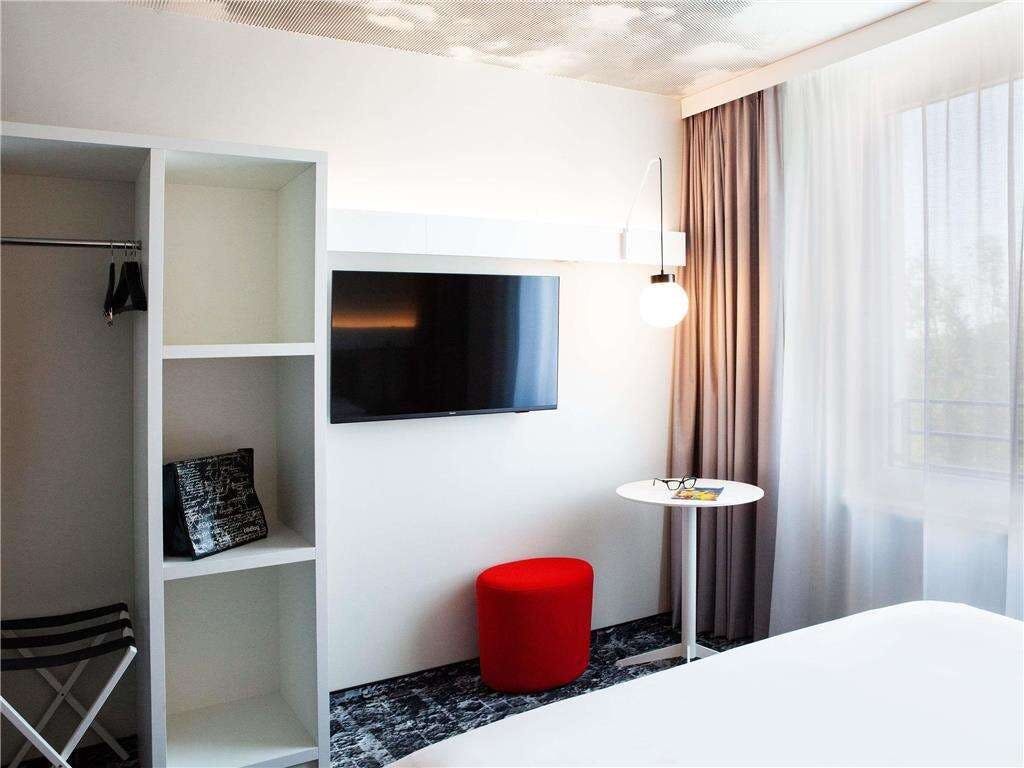 Hotel Ibis Hotel Berlin Airport photo 2