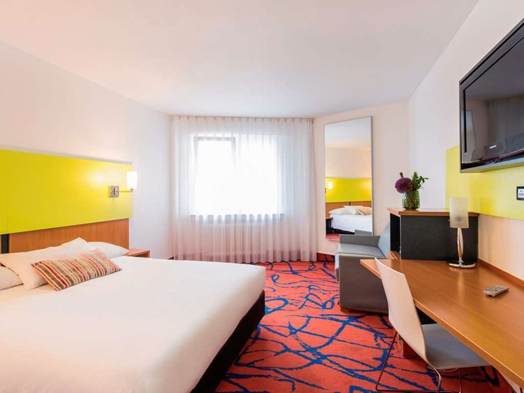 Hotel Ibis Styles Frankfurt City photo 2