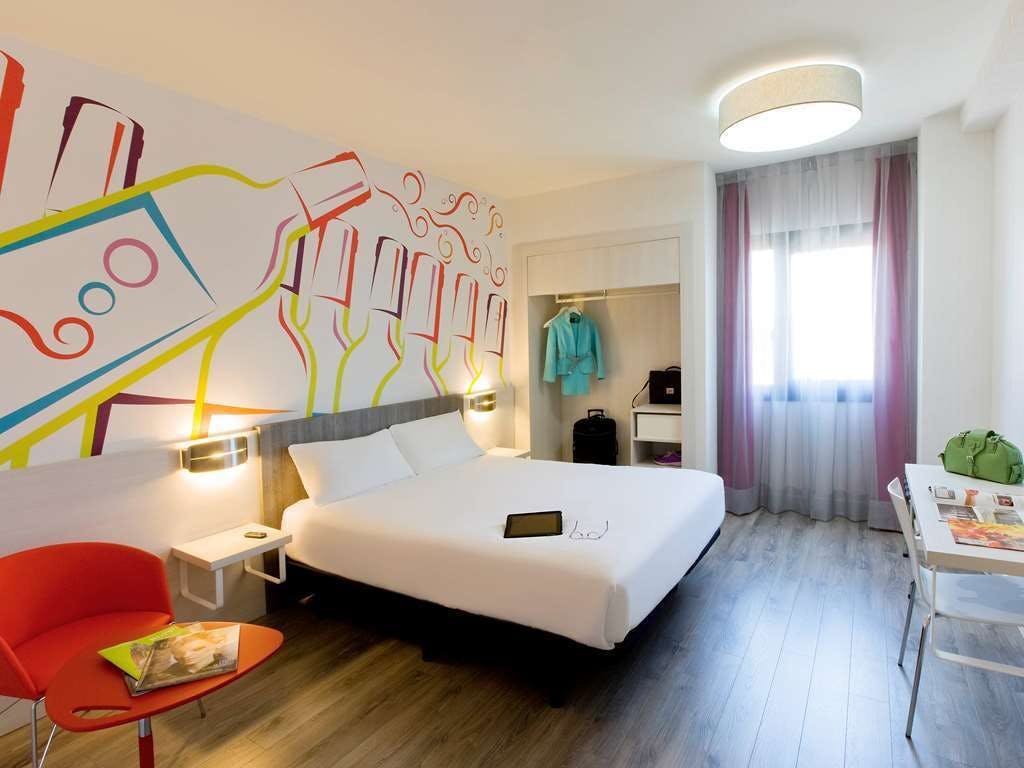 Hotel Ibis Styles Madrid Prado photo 2