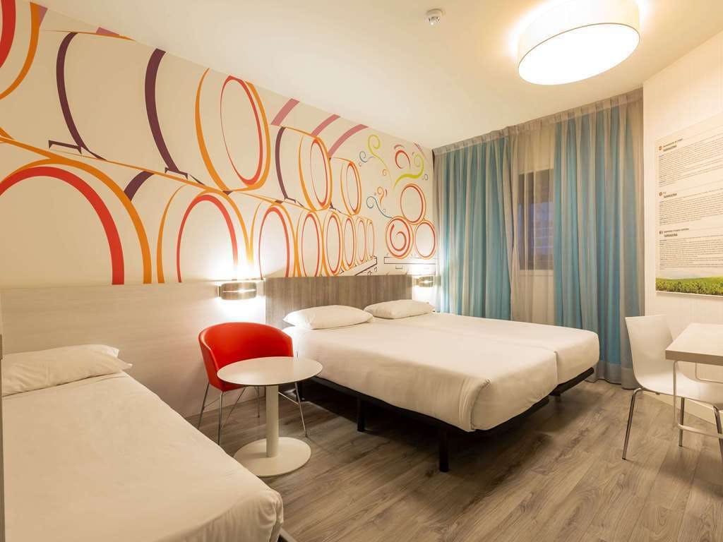Hotel Ibis Styles Madrid Prado photo 4