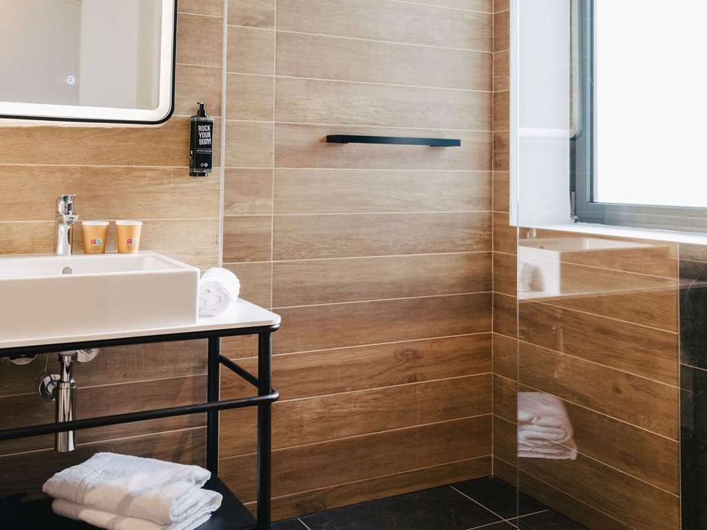 Hotel Ibis Rouen Centre Rive Droite Pasteur photo 2