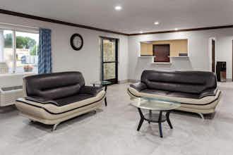 Hotel Days Inn and Suites Kaukauna photo 4