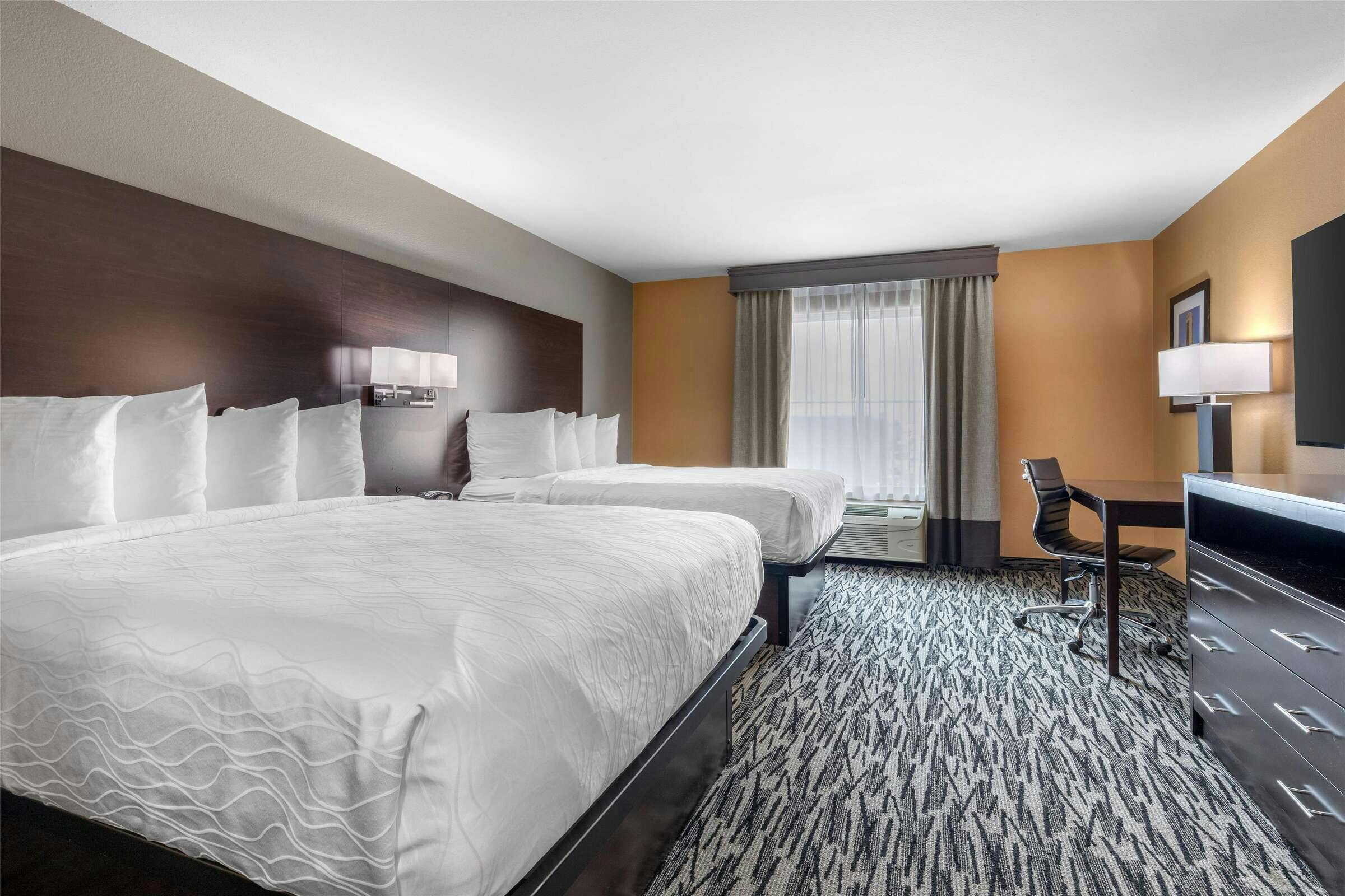 Hotel Best Western Plus Denton Inn & Suites photo 1