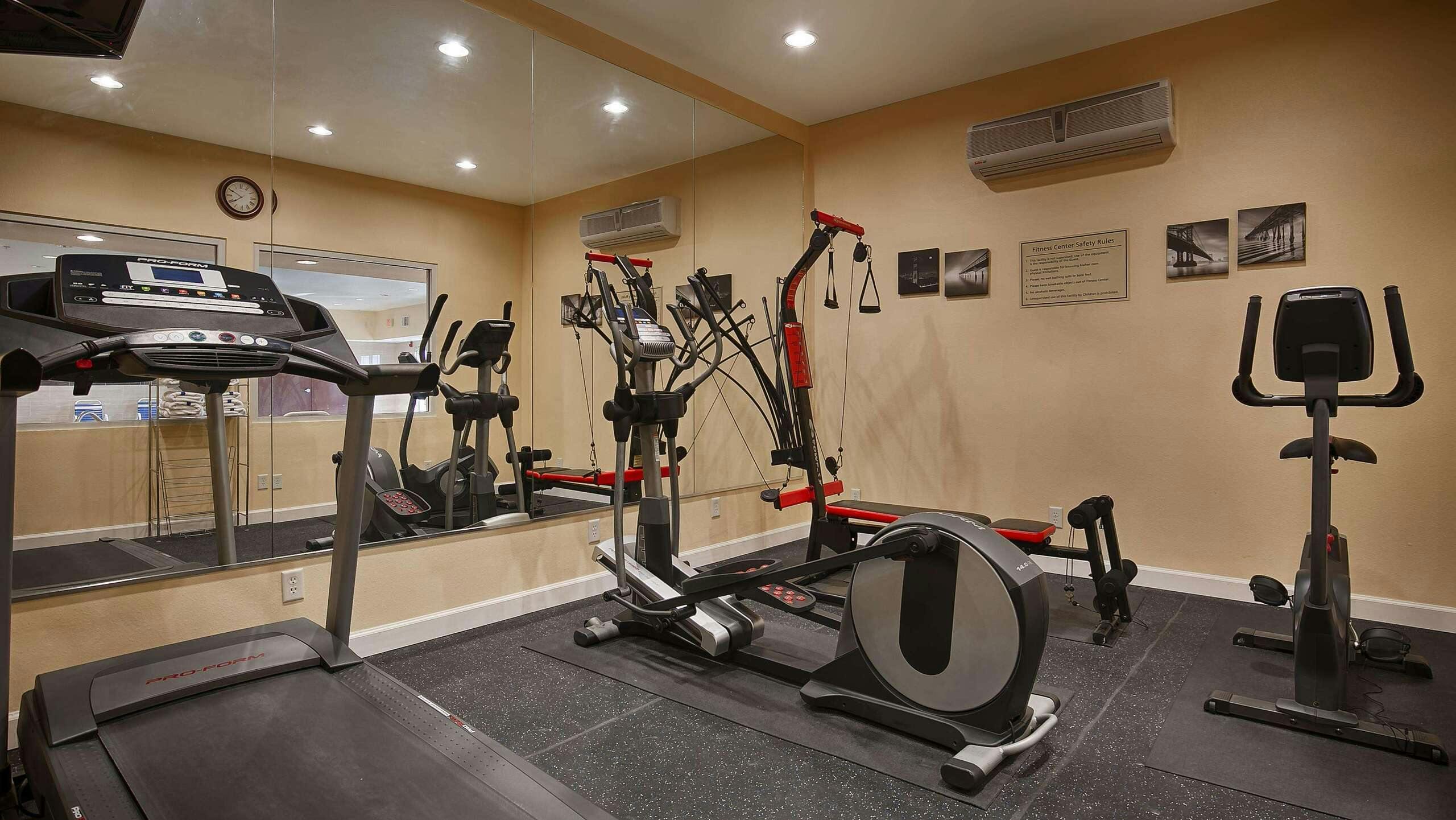 Hotel Best Western Plus Manvel Inn & Suites photo 5