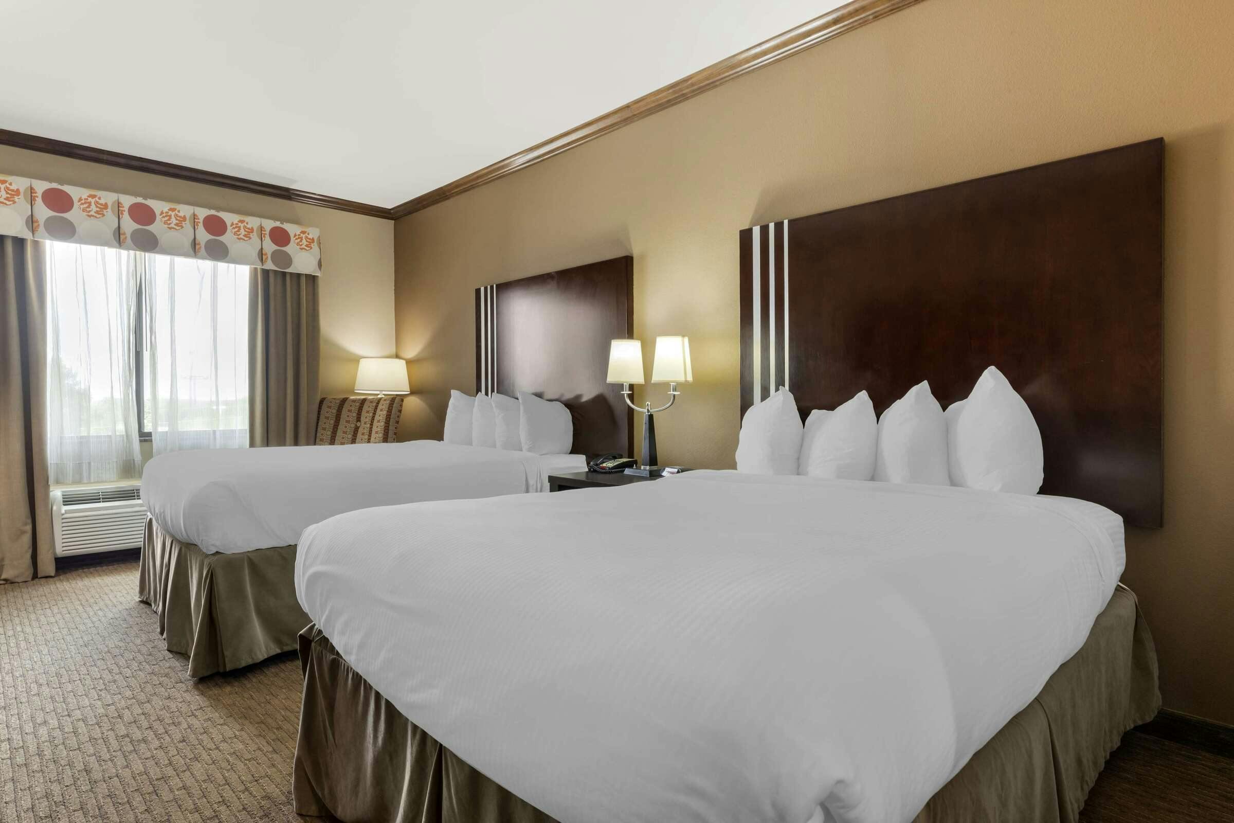 Hotel Best Western Plus Texoma Hotel & Suites photo 2