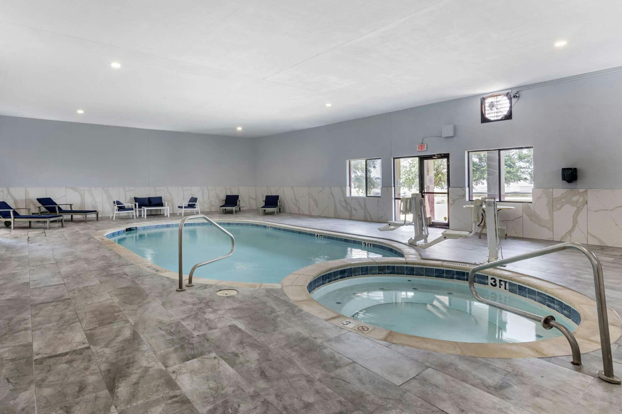 Hotel Best Western Plus Texoma Hotel & Suites photo 3