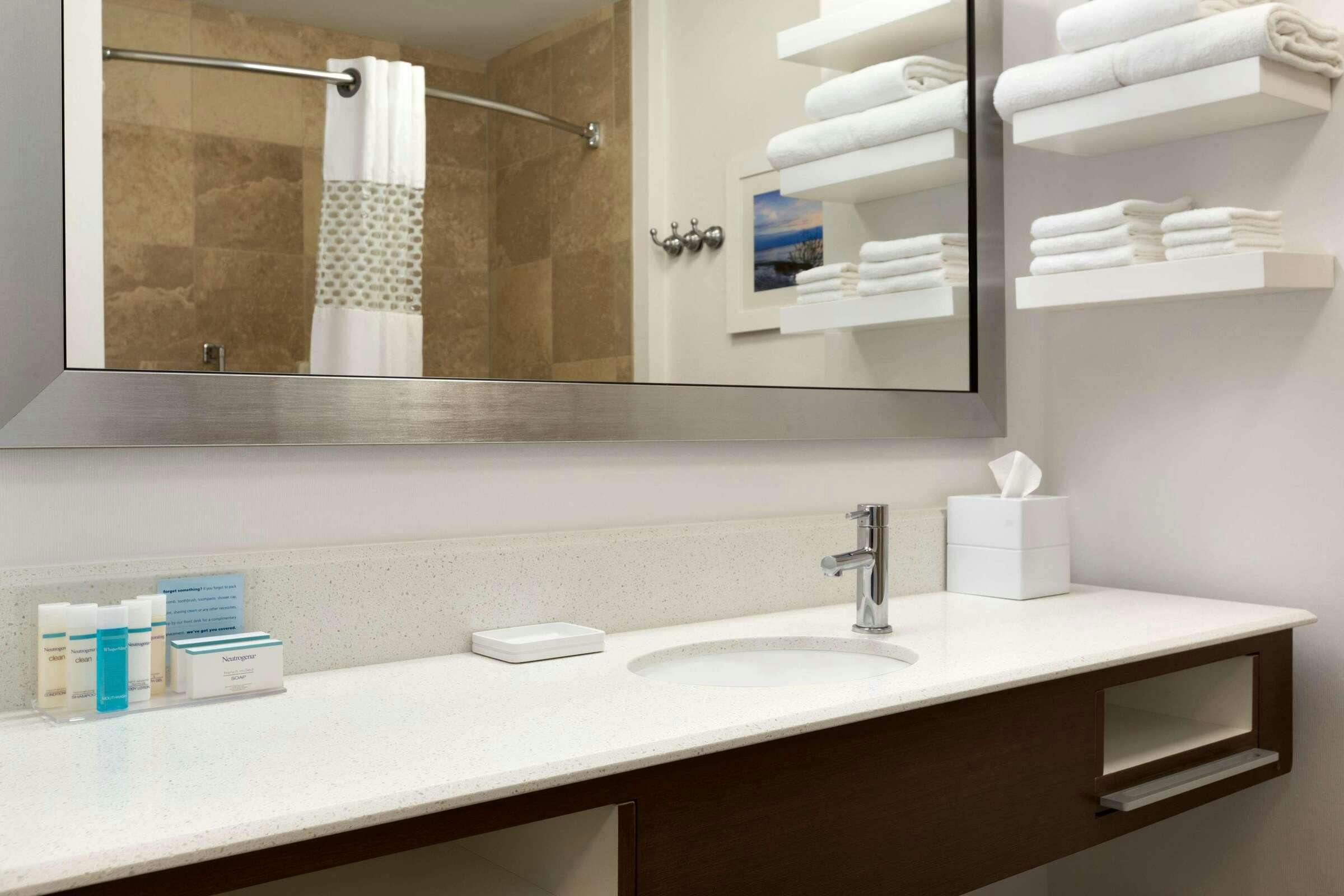 Hotel Hampton Inn Stow. photo 3