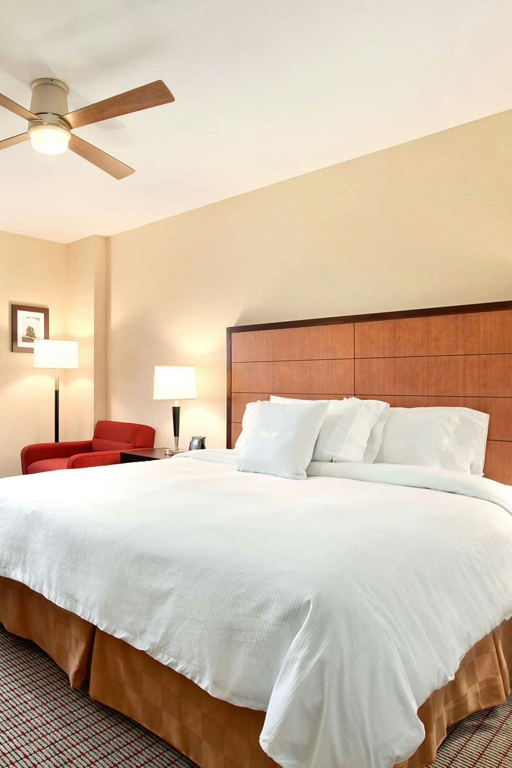 Hotel Homewood Suites by Hilton University City photo 2