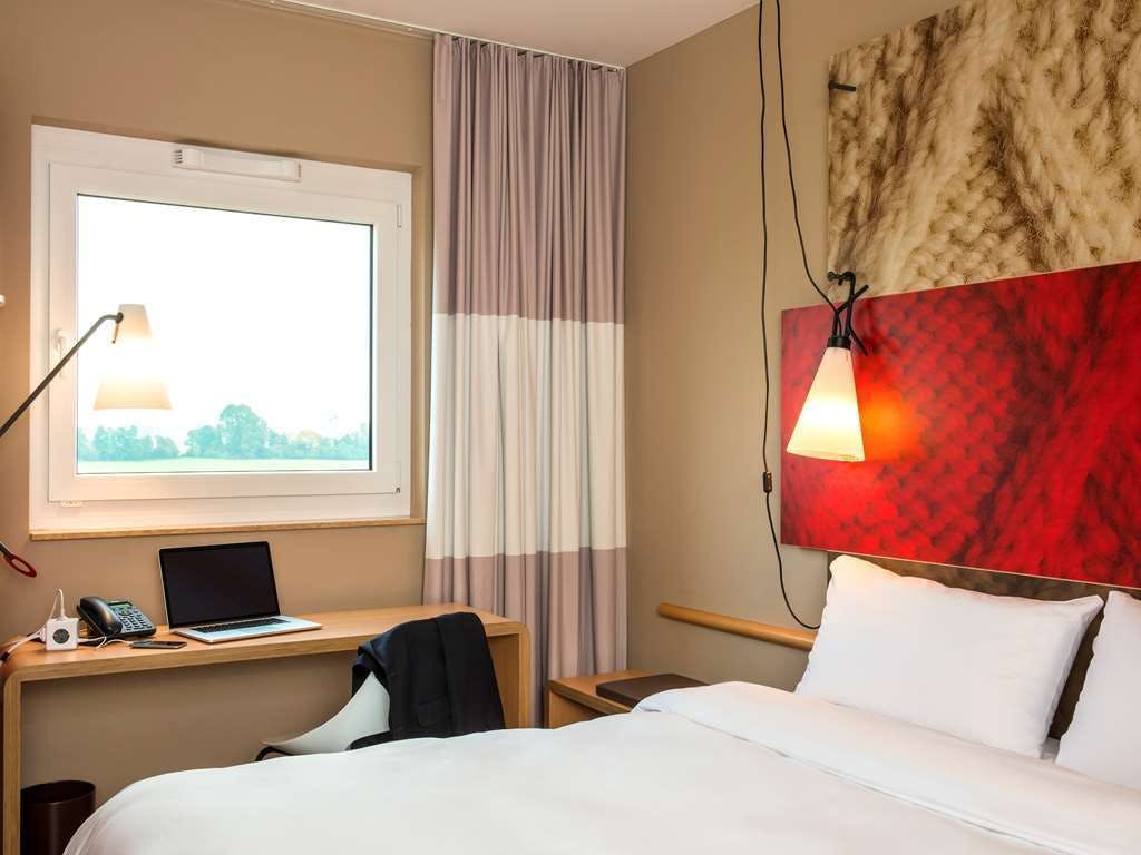 Hotel Ibis Cambrai photo 2