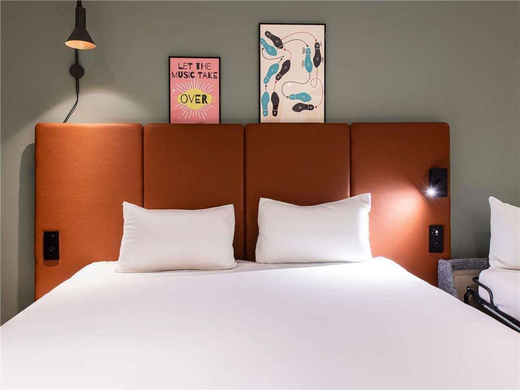 Hotel Ibis Paris Canal Saint Martin photo 3