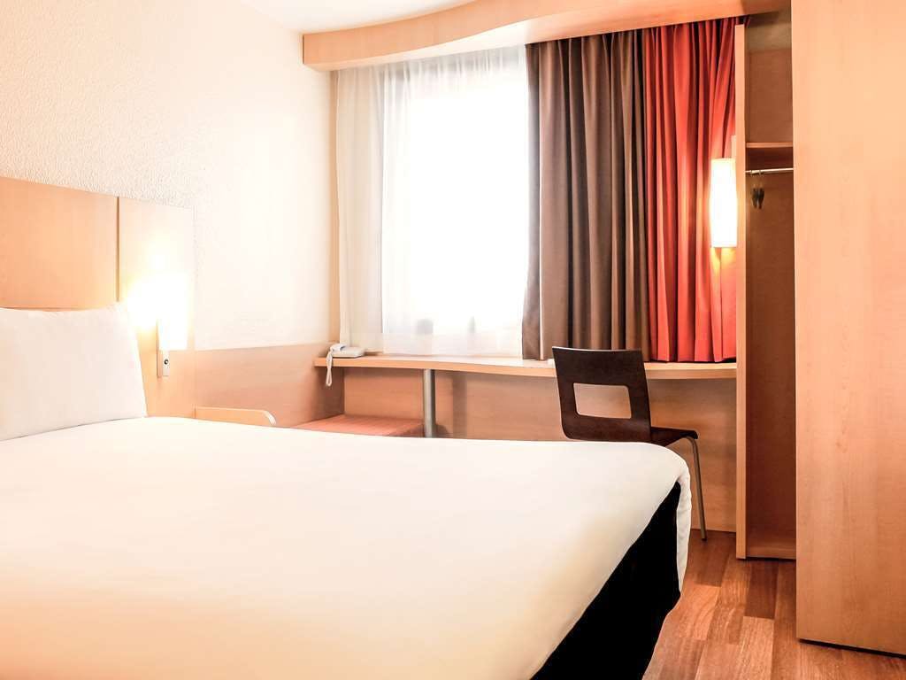 Hotel Ibis Lille Centre Gares photo 1