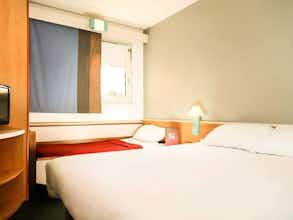 Hotel Ibis Orange Centre échangeur A7 A9 photo 2