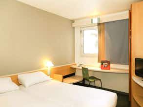 Hotel Ibis Orange Centre échangeur A7 A9 photo 5