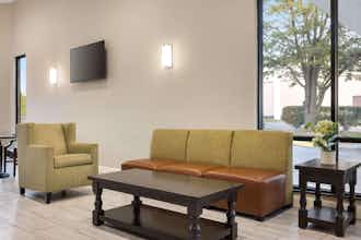 Hotel Baymont Inn Suites Winchester photo 1